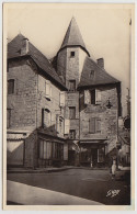 19 - B14498CPSM - USSEL - Place De L'ancien Marché - Vieilles Maisons - Parfait état - CORREZE - Ussel