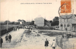 78-LES-CLAYES- ARRIVEE DU TRAIN DE PARIS - Les Clayes Sous Bois