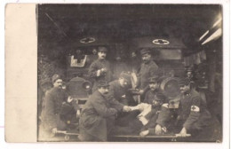 CARTE PHOTO CROIX ROUGE PENDANT LA GUERRE  - - Red Cross