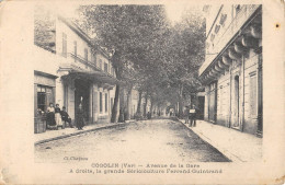 CPA 83 COGOLIN / AVENUE DE LA GARE / SERICULTURE FERRAND GUINTRAND - Cogolin