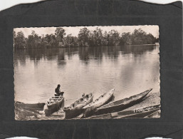 128100         Congo,   A.E.F.,  Brazzaville,   Pirogues  Sur  Le  Djoue,   NV - Brazzaville