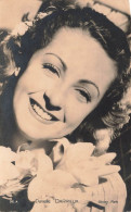 CELEBRITES - Artistes - Danielle Darrieux - Discine - Paris - Une Femme Souriante - Carte Postale Ancienne - Künstler