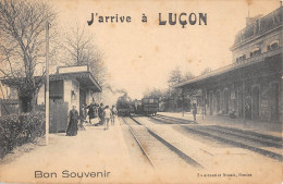 CPA 85 J'ARRIVE A LUCON / TRAIN - Lucon