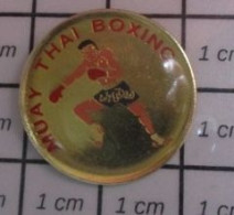 2020 Pin's Pins / Beau Et Rare / SPORTS / BOXE MUAY THAI BOXING - Boxe