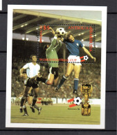 Antigua & Barbuda 1982 Sheet Soccer/Football Stamps (Michel Bl. 60) MNH - Antigua Y Barbuda (1981-...)