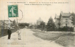 IVRY LA BATAILLE Perspective Du Boulevard De La Gare, Hôtel De Ville - Ivry-la-Bataille