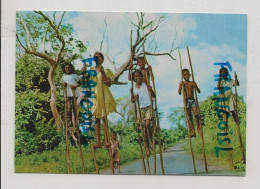 Sri Lanka (Ceylon). Stilt Walking. Echasses - Sri Lanka (Ceylon)