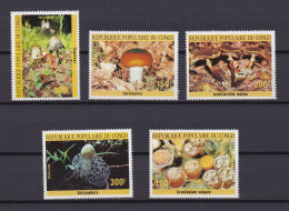 CONGO 1985 TIMBRE N°764/68 NEUF** CHAMPIGNONS - Ungebraucht