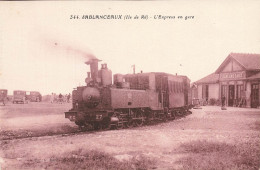 Sablanceaux , Ile De Ré * L'express En Gare * Train Locomotive Machine * Ligne Chemin De Fer Charente Maritime - Ile De Ré