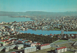 1 AK Island / Iceland * Blick Auf Die Hauptstadt Reykjavík - Luftbildaufnahme * - Island