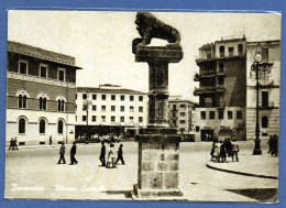 BENEVENTO - PIAZZA CASTELLO - ITALIE - Benevento