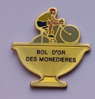 A339 Pin's Vélo Critérium Cycliste Bol D'or Des Monédières CHAUMEIL Corrèze Achat Immédiat - Wielrennen