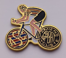 A330 Pin's Vélo Cyclisme TOUR DE FRANCE ASC AMIENS Cycliste Somme Achat Immédiat - Cyclisme