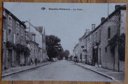 87 : Bussière-Poitevine - La Mairie - Animée : Petite Animation - (n°28903) - Bussiere Poitevine