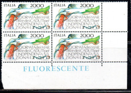 ITALIA REPUBBLICA ITALY 1986 GIORNATA DEI MARTIRI E CADUTI PER L'INDIPENDENZA NAZIONALE QUARTINA ANGOLO DI FOGLIO MNH - 1981-90:  Nuovi