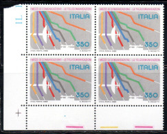 ITALIA REPUBBLICA ITALY REPUBLIC 1986 I MEZZI DI COMUNICAZIONE LE TELECOMUNICAZIONI QUARTINA ANGOLO DI FOGLIO  BLOCK MNH - 1981-90:  Nuovi