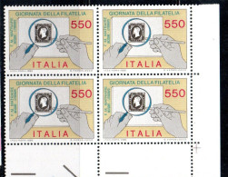 ITALIA REPUBBLICA ITALY REPUBLIC 1986 GIORNATA DELLA FILATELIA STAMP DAY QUARTINA ANGOLO DI FOGLIO BLOCK MNH - 1981-90:  Nuevos