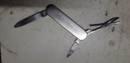 Couteau Métallique - 2 Lames Et Un Ciseau - Knives
