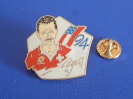 Pin's Coupe Du Monde 94 USA - Georges Bregy - équipe Suisse - Lotto - Foot Football World Cup (PA48) - Fussball