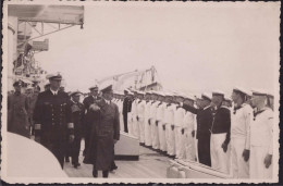 Foto Adolf Hitler Auf Schlachtschiff Gneisenau 14x9,5 Cm - Non Classés