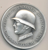 Plakette Panzergrenadier-Division Grossdeutschland 1939, Deschler München D 64mm - Autres & Non Classés