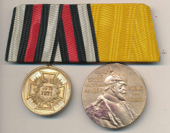 Spange Mit Kriegsverdeinstmedaille 1870/1871 Und Medaille 100. Geburtstag Kaiser Wilhelm 1897 (Zentenarmedaille) - Andere & Zonder Classificatie