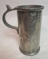 Historischer Zinn-Eichbecher Mit Zahlreichen Eich-Punzen 1/2 L, Weissenbock Und Schwarz Wien - Tin