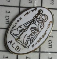 1319 Pin's Pins / Beau Et Rare / ALIMENTATION / PATISSERIE SAINT HONORE ALBI - Lebensmittel