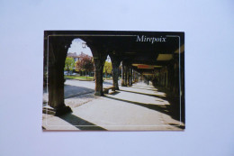 MIREPOIX     -  09  -  Couverts  -   ARIEGE - Mirepoix