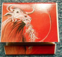 34 Pochettes Allumettes Les Signes Du Zodiaque Taureau Vide - Luciferdozen