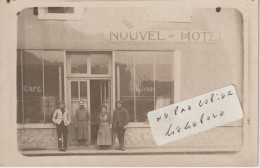 SAINT REMY  -  NOUVEL HÔTEL - On Pose Devant Le Café RENARD  En 1924 ( Carte Photo ) - Other & Unclassified