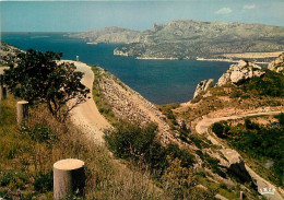 13 - La Ciotat - Le Chemin Des Crêtes - Dans Le Fond, Les Calanques - Flamme Postale De Cassis - CPM - Voir Scans Recto- - La Ciotat