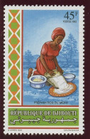 Timbre-poste Gommé Neuf** - Préparation De La Nourriture De Base Préparation Du Mofo - N° A569 (Michel) - Djibouti 1992 - Djibouti (1977-...)