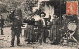 FOLKLORE - Musique - La Bourrée - Carte Postale Ancienne - Música