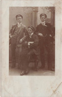 FANTAISIES - Trois Hommes En Tenue De Ville - Carte Postale Ancienne - Mannen