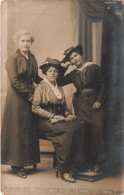 FANTAISIES - Trois Soeurs - Carte Postale Ancienne - Donne