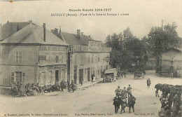 55 - Revigny - Grande Guerre 1914 1917 - Place De La Gare Et Passage à Niveau - Animée - Soldats - Militaria - Correspon - Revigny Sur Ornain