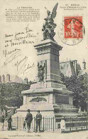 08 - Sedan - Le Monument Aux Morts - Animée - Oblitération Ronde De 1911 - Correspondance - CPA - Voir Scans Recto-Verso - Sedan