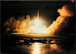 Astronomie - XA-24. APOLLO 17 - Le Seul Tir De Nuit Du Programme Apollo - Décembre 72 - The Only Night Launch Of The Apo - Astronomie