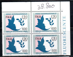 ITALIA REPUBBLICA ITALY REPUBLIC 1985 ANNO INTERNAZIONALE DELLA GIOVENTU' YOUTH YEAR QUARTINA ANGOLO DI FOGLIO BLOCK MNH - 1981-90: Nieuw/plakker