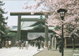 1 AK Japan * Yasukuni-jinsha Shrine In Spring In Tokyo - Ein Shintō-Schrein Im Stadtbezirk Chiyoda Siehe Auch Rückseite - Tokio