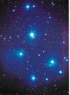 Astronomie - The Pleiades - Sometimes Known As The Seven Sisters, The Pleiades Is The Best Known Open Cluster In The Sky - Astronomia