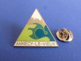 Pin's Annecy Le Vieux - Logo - Haute Savoie - Montagne Lac (UA39) - Cities