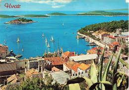 CROATIE - Hvar - Bateaux Et Côte - Vue - Carte Postale - Kroatien