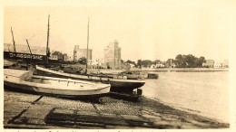 La Rochelle * 1933 * Bateaux De Pêche Et Usine CHASSAIGNE * Photo Ancienne 11x6.2cm - La Rochelle