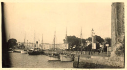 La Rochelle * 1933 * Bateaux De Pêche Et Port * Phare Lighthouse * Photo Ancienne 11x6.2cm - La Rochelle