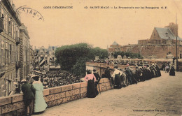 St Malo * La Promenade Sur Les Remparts * Jour De Fête ? - Saint Malo