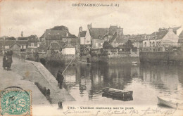 Landerneau * Vieilles Maisons Sur Le Pont * Pêche à La Ligne Pêcheur - Landerneau