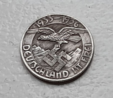 Third Reich Commemorative Medallion Metal (Reproduction) - Hitler Commemorative Metal Medallion (Reproduction) - Autres & Non Classés