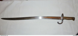 SABRE BAÏONNETTE CHASSEPOT MODELE SAINT ÉTIENNE EN 1872 LAME A DOUBLE A DOUBLE COURBURE DITE YATAGAN PAR DE FOURREAU - Knives/Swords